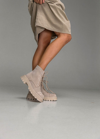 Осенние стильные женские замшевые ботинки на низком ходу деми Villomi со шнуровкой из натуральной замши