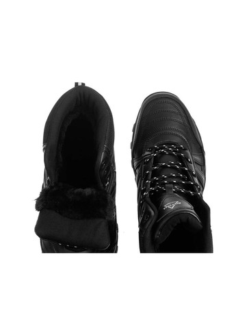 Черные кроссовки Royyna