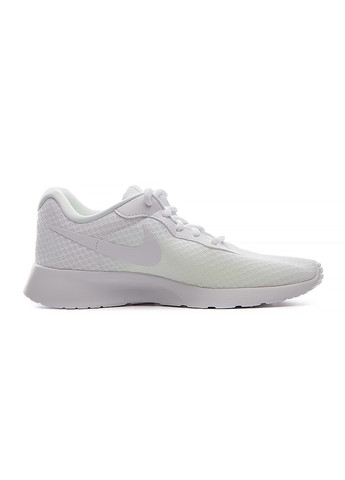 Белые демисезонные кроссовки tanjun flyease Nike