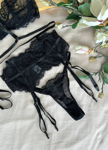 Черный сексуальный комплект женского белья с поясом и гартерами Simply sexy