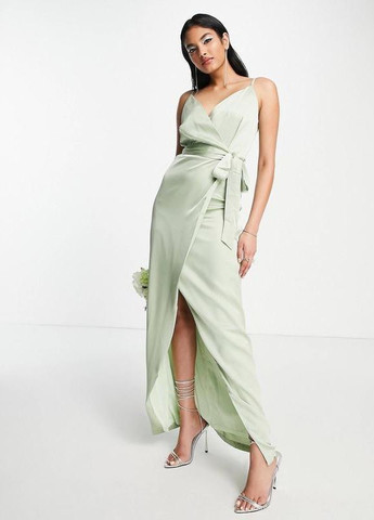 Светло-зеленое праздничный, вечернее зеленое атласное платье макси с запахом и поясом liquorish bridesmaid Asos