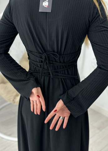 Чорна женское платье ниже колена цвет чернй р.42/44 446249 New Trend