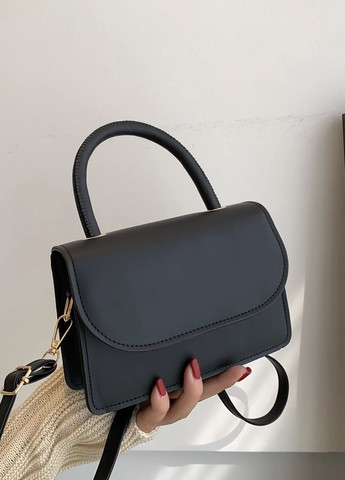 Женская классическая сумочка кросс-боди на ремешке через плечо 6130 черная No Brand (263937537)
