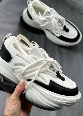 Чорно-білі осінні кроссовки женские чорно-білого кольору на шнуровці Let's Shop