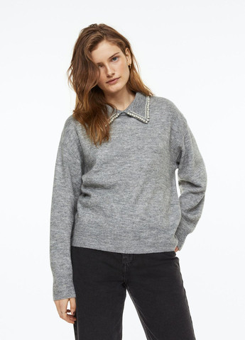 Серый зимний свитер вышитый бисером H&M