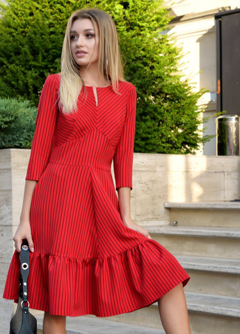 Красное сукнi норма сукня з оборкою у смужку (ут000053198) Lemanta