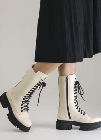Зимние ботинки с высокой шнуровкой молочные кожа Teona без декора