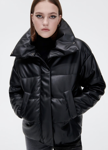 Чорна куртка жіноча Cropp