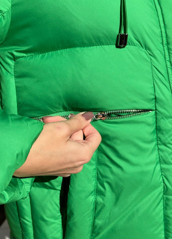 Зеленая зимняя женская зимняя короткая куртка электрик 51382 Visdeer