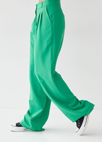 Женские свободные брюки со стрелками - зеленый QU style (262810854)