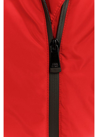 Красная демисезонная куртка b20-32004-317 Finn Flare