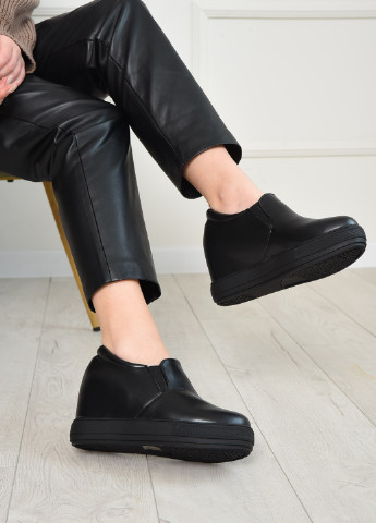 Туфли-сникерсы женские демисезонные черного цвета Let's Shop