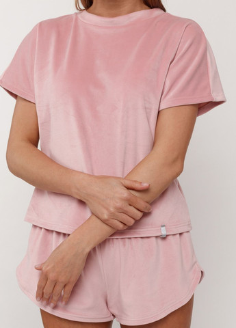 Розовая всесезон пижама женская велюровая футболка с шортами розовый Maybel