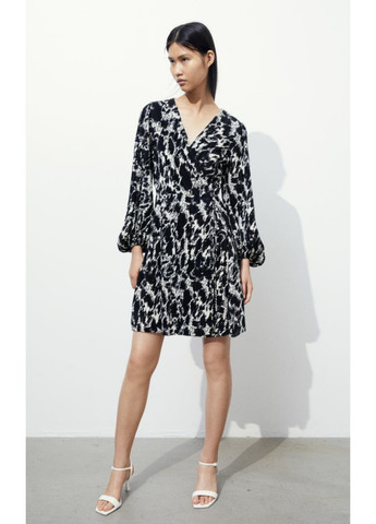 Чорна повсякденний жіноча плісирована сукня (56155) xs чорна H&M