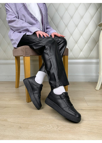 Черные демисезонные черные кроссовки в стиле бренда Hongquan