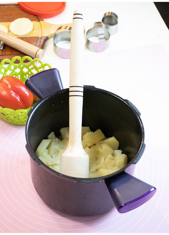 Товкачка картоплем'ялка фігурна велика для картоплі дерев'яна 38 см Woodly (268567809)