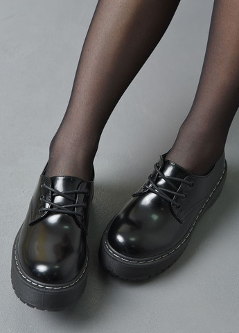 Туфли лоферы женские черного цвета на шнуровке Let's Shop