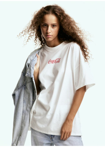 Белая летняя женская футболка оверсайз с принтом н&м (56539) s белая H&M