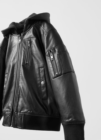 Чорна демісезонна куртка бомбер для хлопчика зі штучної шкіри та знімним капюшоном 8619 122 см чорний 64024 Zara