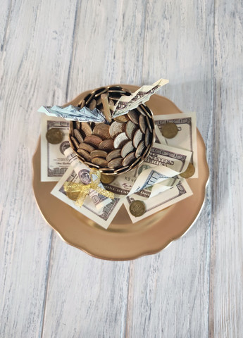 Сувенир статуэтка Яблоко с монетами на золотой тарелке с долларами мал ручная работа хенд мейд подарок SuvenirPodarokZP 3 (258756218)