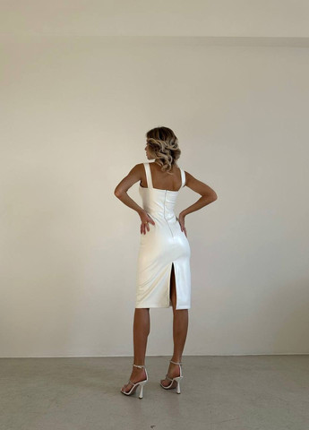 Белое женское платье из эко кожи цвет белый р.42/44 448404 New Trend