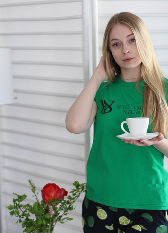 Зелена жіноча піжама з бріджами футболка+ бриджі Milana