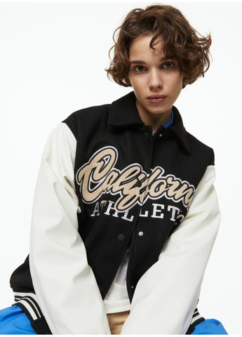 Чорна демісезонна жіночий бомбер з принтом н&м (73754) м чорний H&M