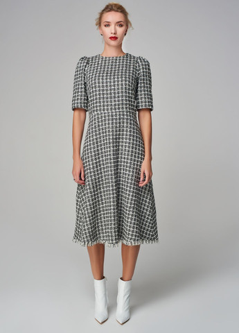 Черно-белое платье с бахрамой из твида Kohai