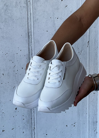 Белые демисезонные комфортные и стильные кроссовки из натуральной кожи InFashion Кросівки