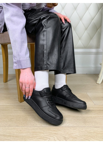 Чорні осінні чорні кросівки в стилі бренду Hongquan