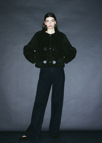 Черная демисезонная короткая куртка из мягкого флиса H&M
