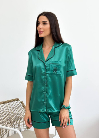Зеленая всесезон стильна піжамка з лого victoria's secretз брендовим коробом рубашка + шорты Vakko