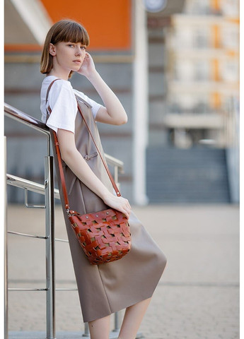 Шкіряна плетена жіноча сумка Пазл M світло-коричнева Krast BN-BAG-32-K BlankNote (277977887)