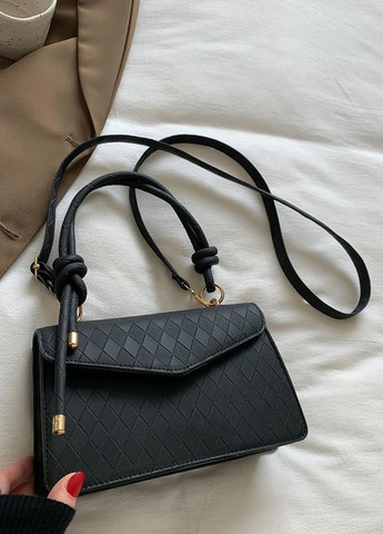 Жіноча класична сумка крос-боді на ремінці через плече чорна No Brand (274074219)