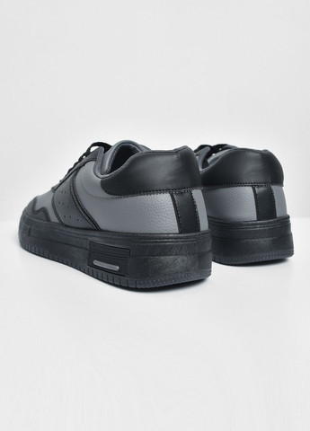 Серые демисезонные кроссовки мужские черно-серого цвета на шнуровке Let's Shop