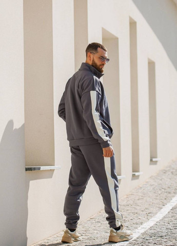 Серый демисезонный костюм брючный Garna