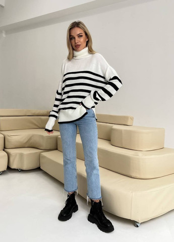Жіночий смугастий светр колір молочний/чорний р.42/46 444017 New Trend (266424218)