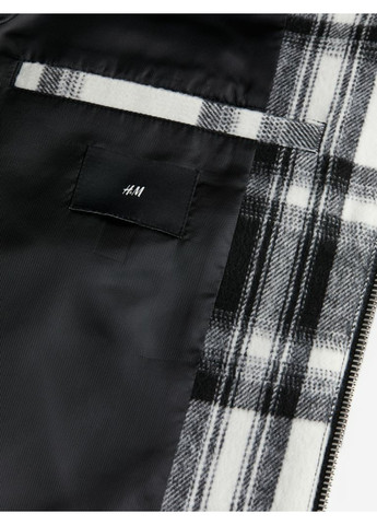 Черная демисезонная мужская куртка regular fit (56144) s черная H&M