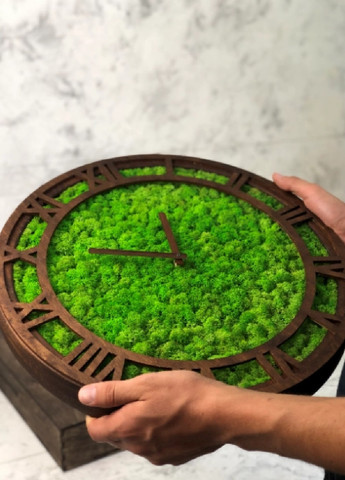 Часы настенные стильные универсальные круглые со стабилизированным мхом из дерева 50х50х4 см (475788-Prob) Коричневые Unbranded (271518140)