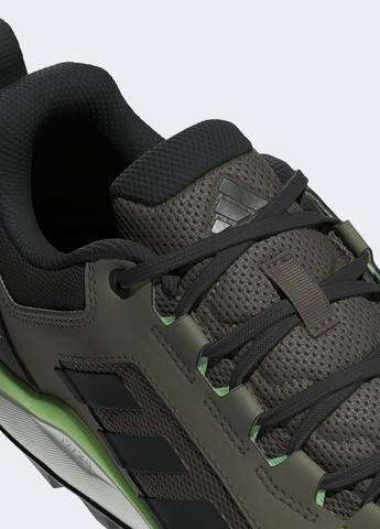 Зелені всесезон кросівки tracerocker 2.0 trail running adidas