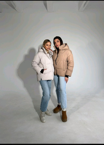 Молочная демисезонная куртка теплая женская с капюшоном короткая еврозима Fenix пряма