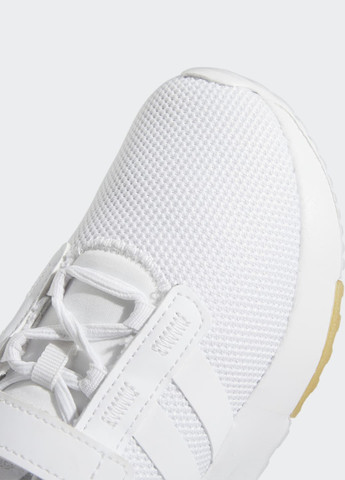 Білі всесезонні кросівки racer tr21 adidas