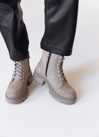 Осенние бежевые замшевые ботинки демисезон Villomi из натуральной замши