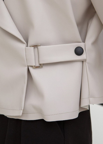 Белая демисезонная куртка Liton