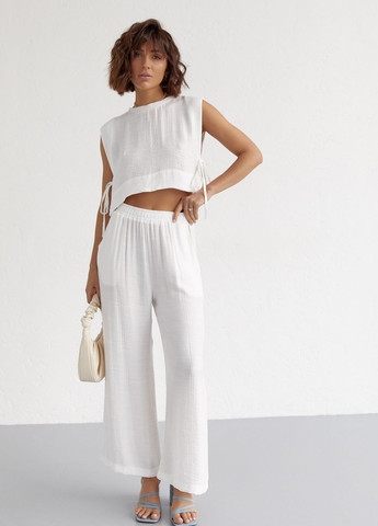 Літній жіночий костюм із брюками та топом із зав'язками - білий Lurex (262810007)