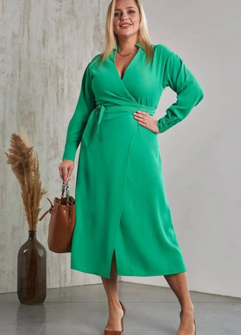 Зеленое вечернее женское вечернее платье зеленого цвета на запах Let's Shop однотонное