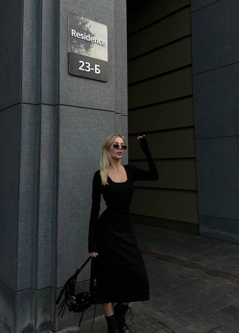 Чорна женское базовое трикотажное платье цвет чернй р.42/46 446397 New Trend
