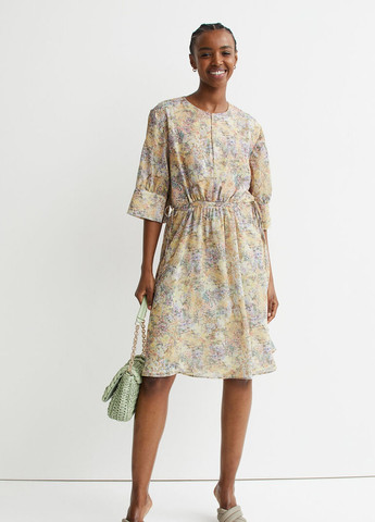 Комбинированное повседневный шифоновое платье на завязках H&M с цветочным принтом
