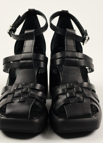 Черные босоножки на каблуке однотонные Lottini с ремешком