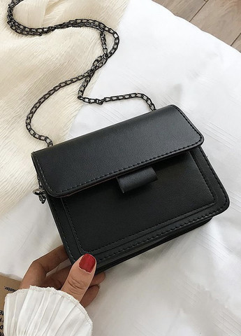 Жіноча класична сумочка крос-боді на ланцюжку чорна No Brand (259248590)